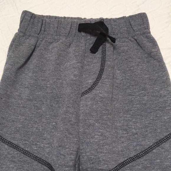 18m (4/$20) Star Wars Joggers - Picture 4 of 12